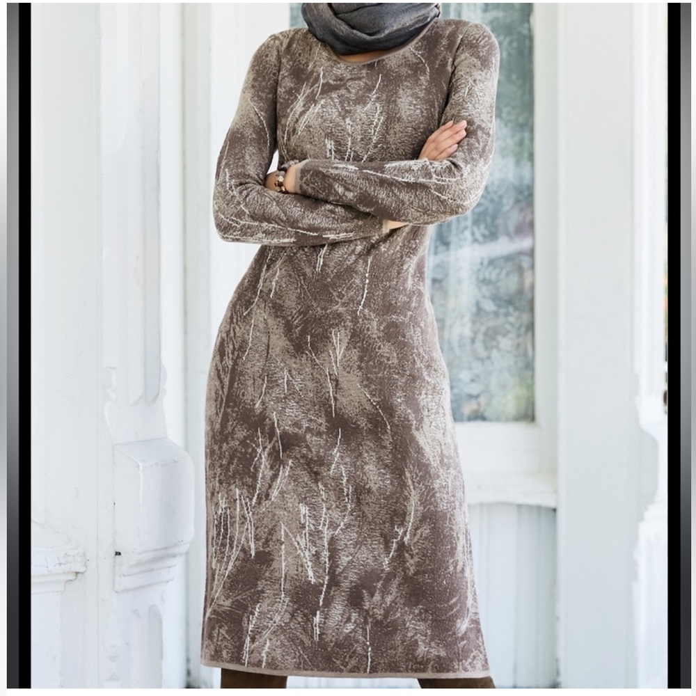 Peruvian Connection Borghese Abstract Metallic
Mi… - image 3